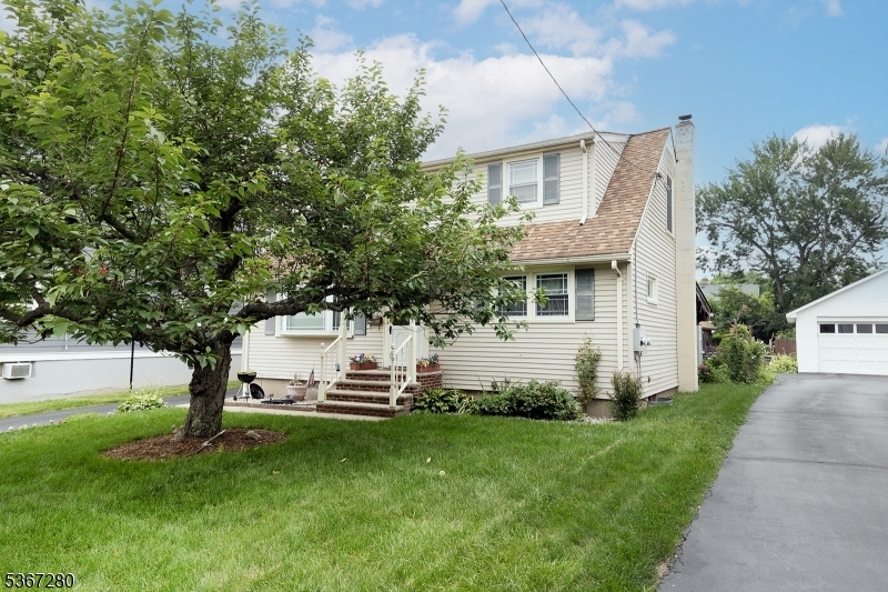Property Photo:  42 South St 2  NJ 07940 