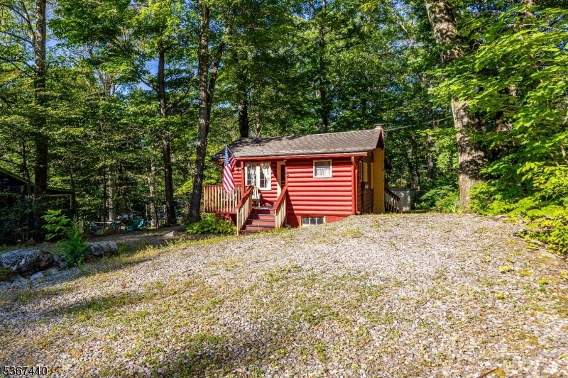 Property Photo: 5 Maple Rd NJ 07461