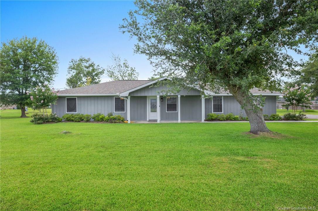 Property Photo: 7032 Terrebonne Drive LA 70605