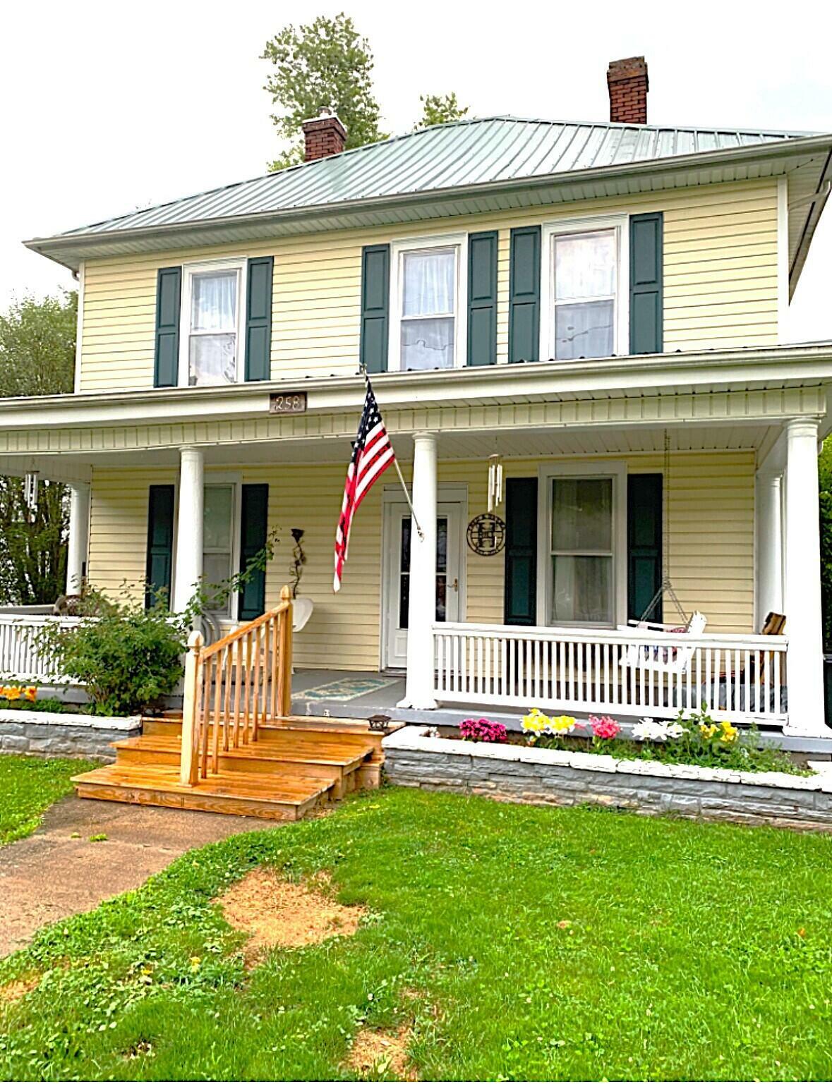 Property Photo:  258 Johnson St  WV 24910 