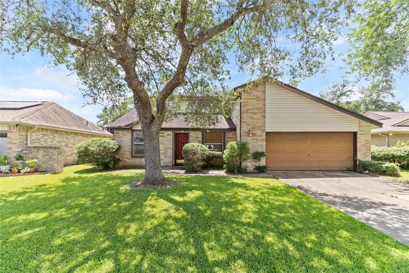 Property Photo: 14 Sarita Road TX 77515