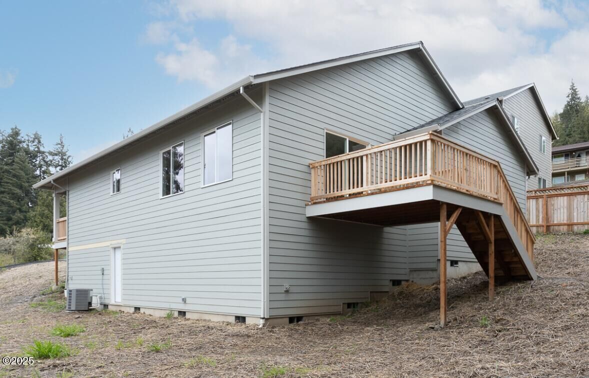 Property Photo: 1200 NE Center Street Par #1 OR 97378