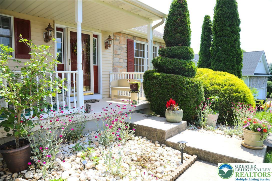 Property Photo:  3104 Peacock Drive  PA 18020 
