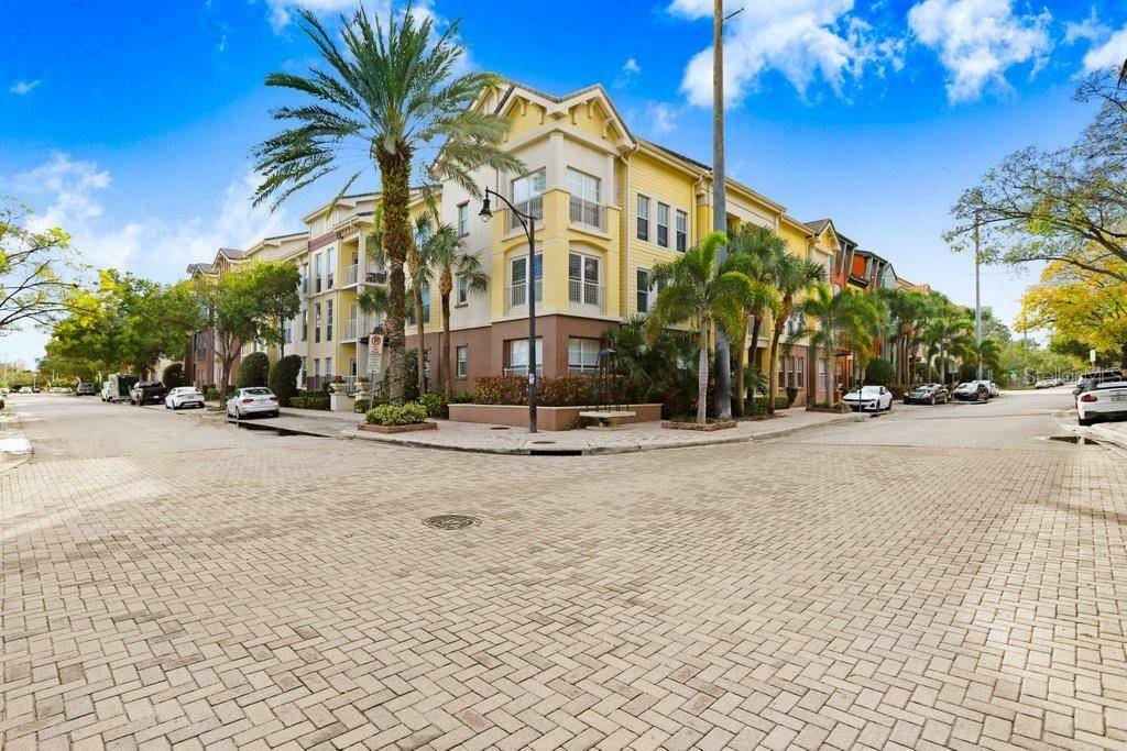 2440 W Horatio Street 1012  Tampa FL 33609 photo