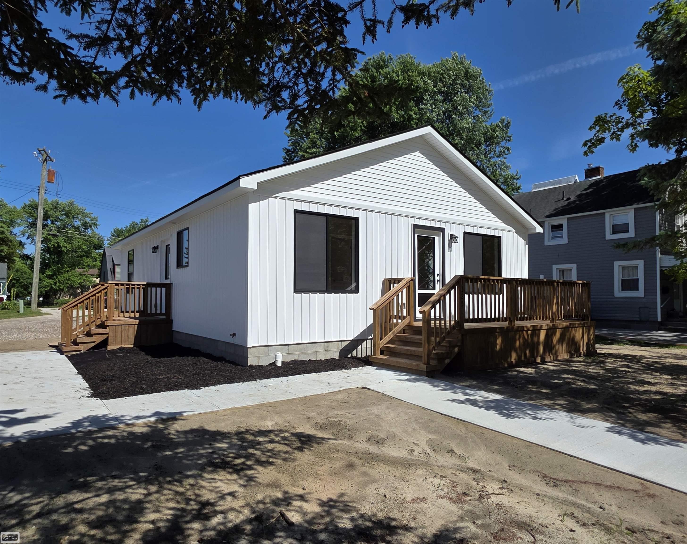Property Photo:  1329 Vermont Road  MI 48040 