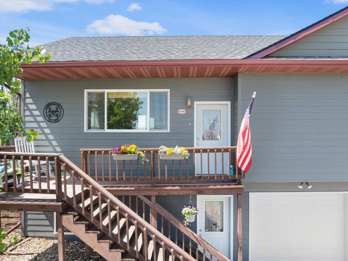 Property Photo: 702 Taylor Court SD 57717