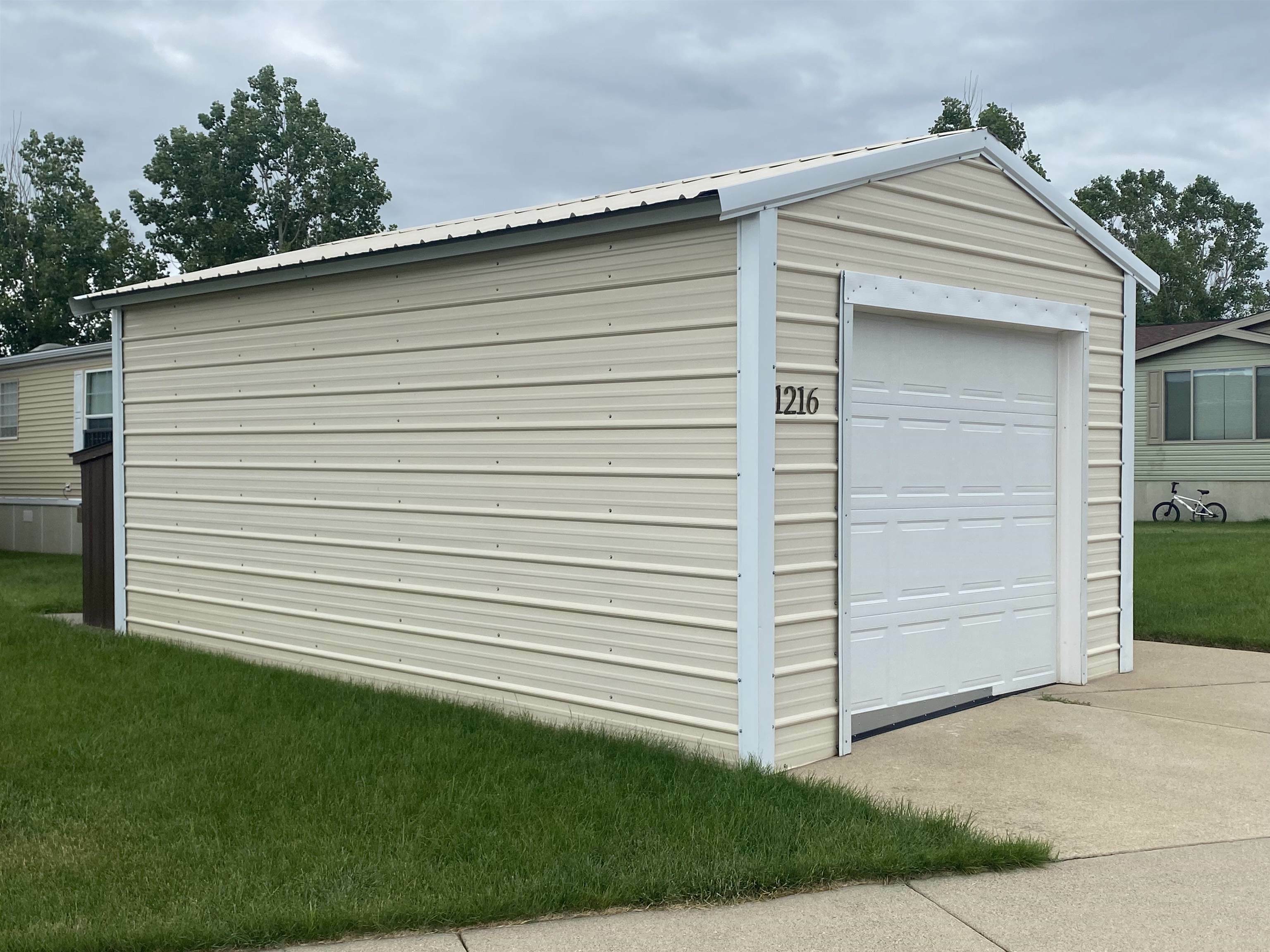 Property Photo: 1216 Foothills Drive SD 57783