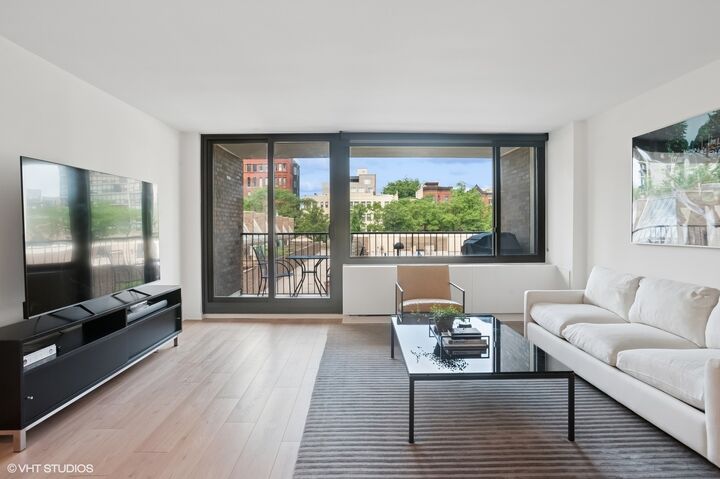 Property Photo: 1555 N Sandburg Terrace 203K IL 60610