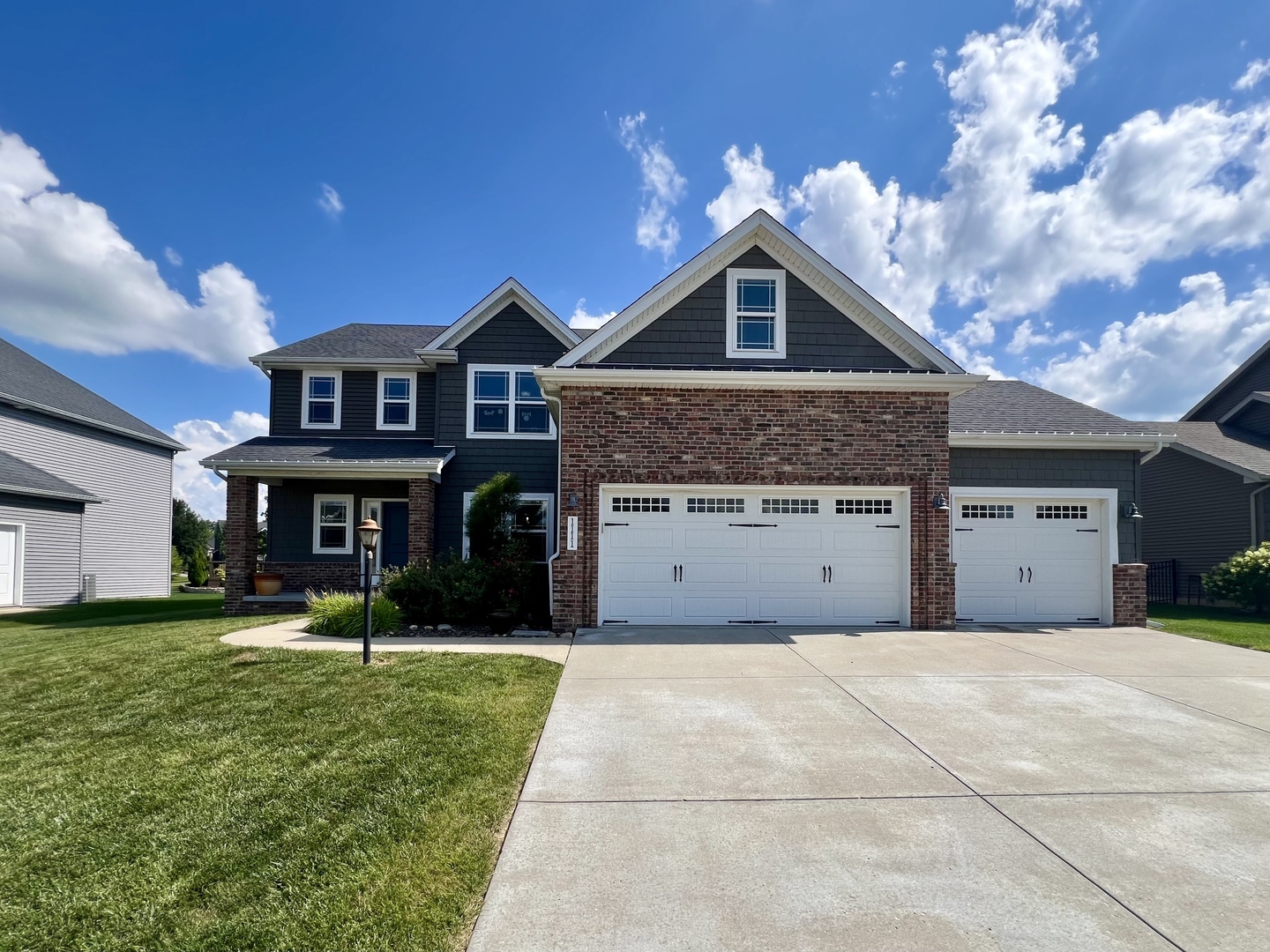 Property Photo: 1111 Ashford Court IL 61853