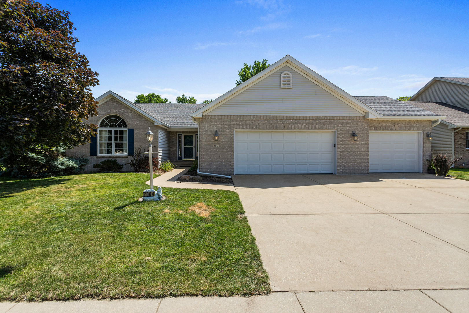 Property Photo: 2004 Emerald Drive IL 61822