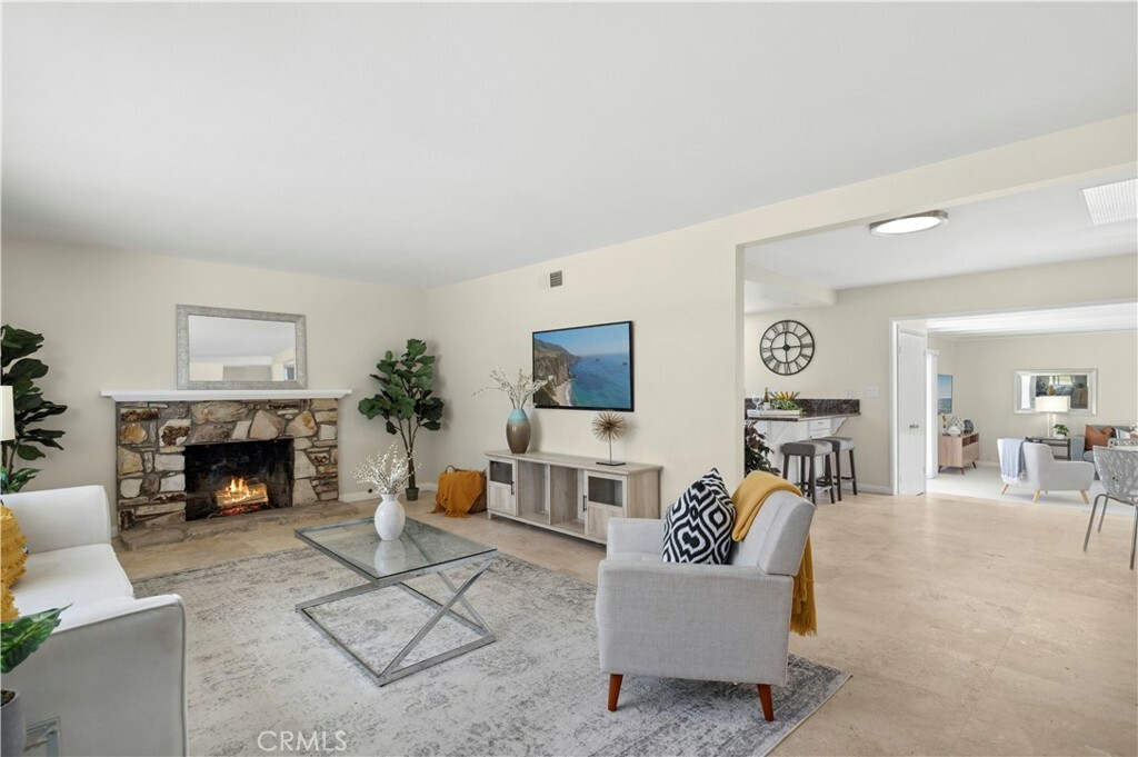 18643 Las Flores Street  Fountain Valley CA 92708 photo