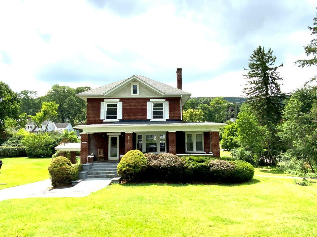 Property Photo: 304 Memorial Avenue WV 24701