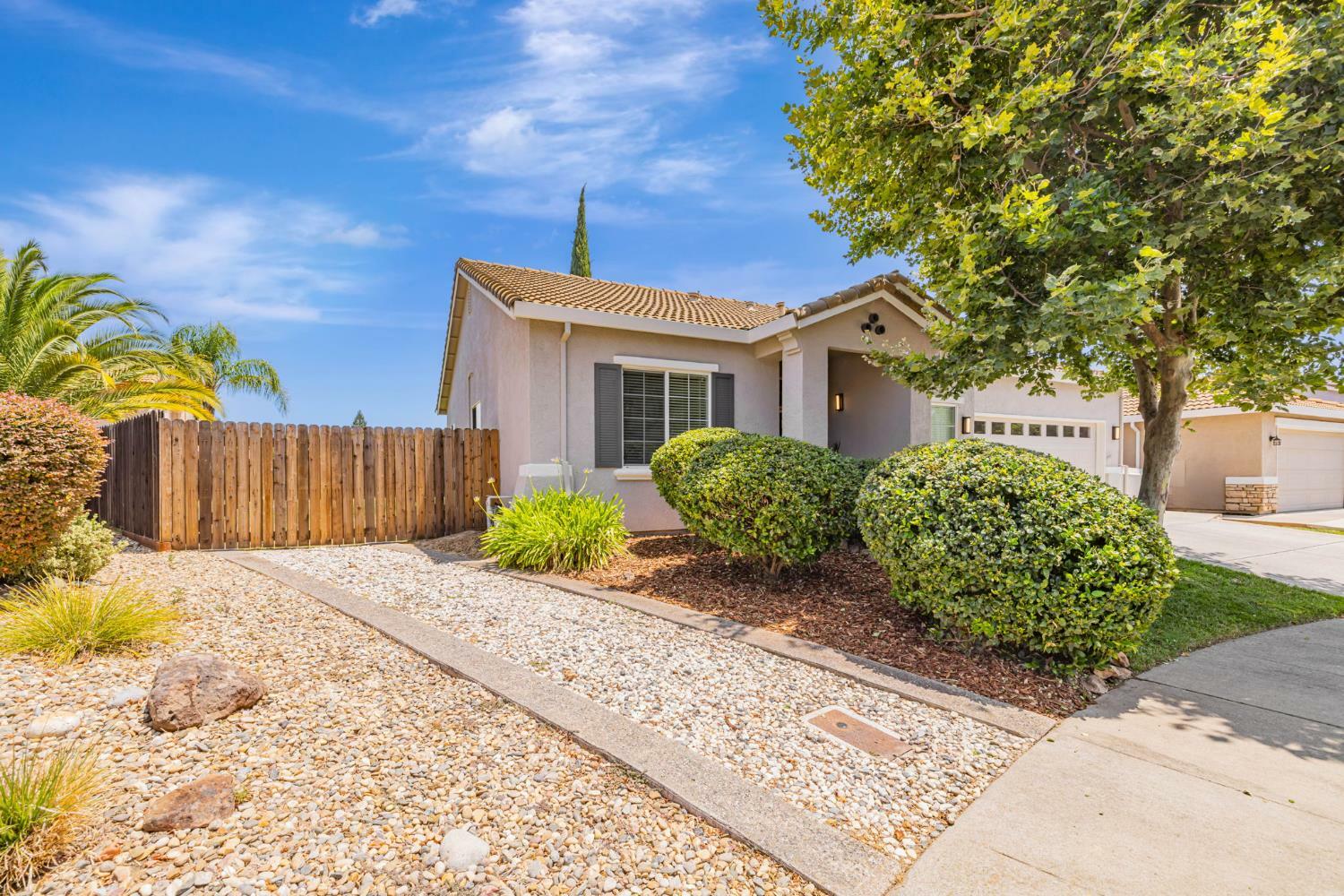 Property Photo: 1824 Grouse Run Circle CA 95747