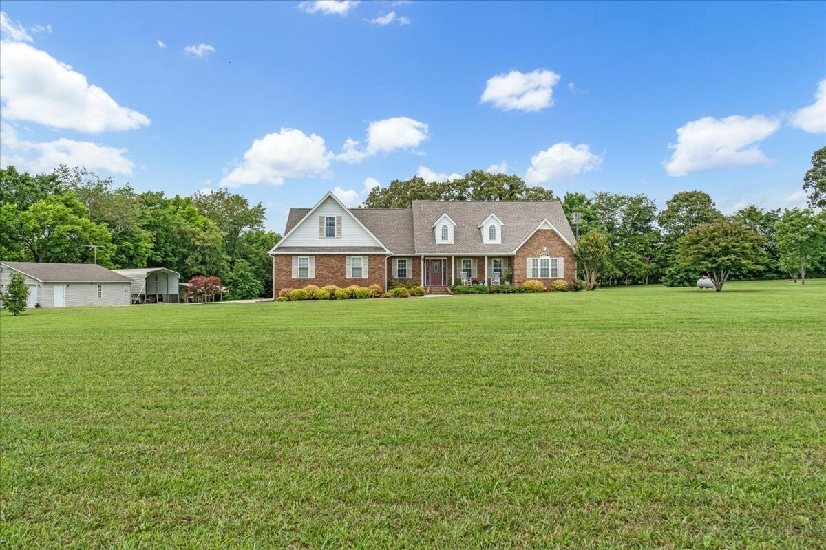 Property Photo: 379 Hooper Rd TN 37398