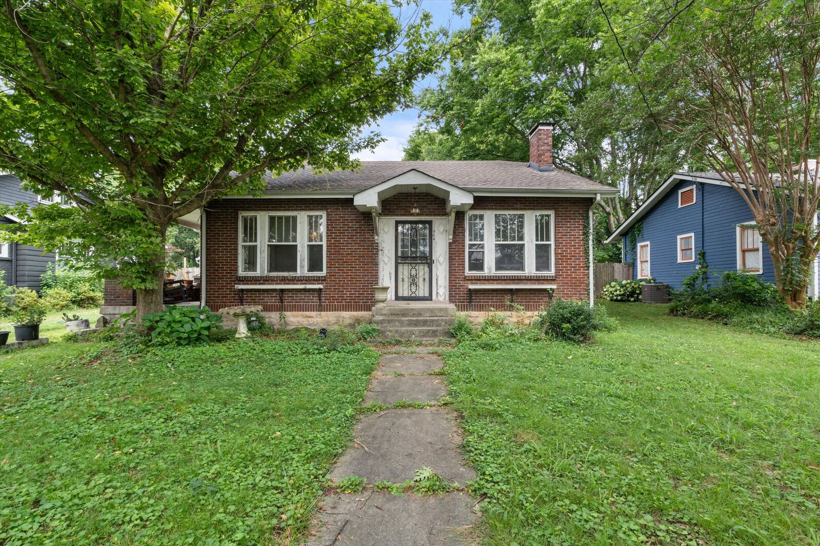 Property Photo:  506 N 17th St  TN 37206 