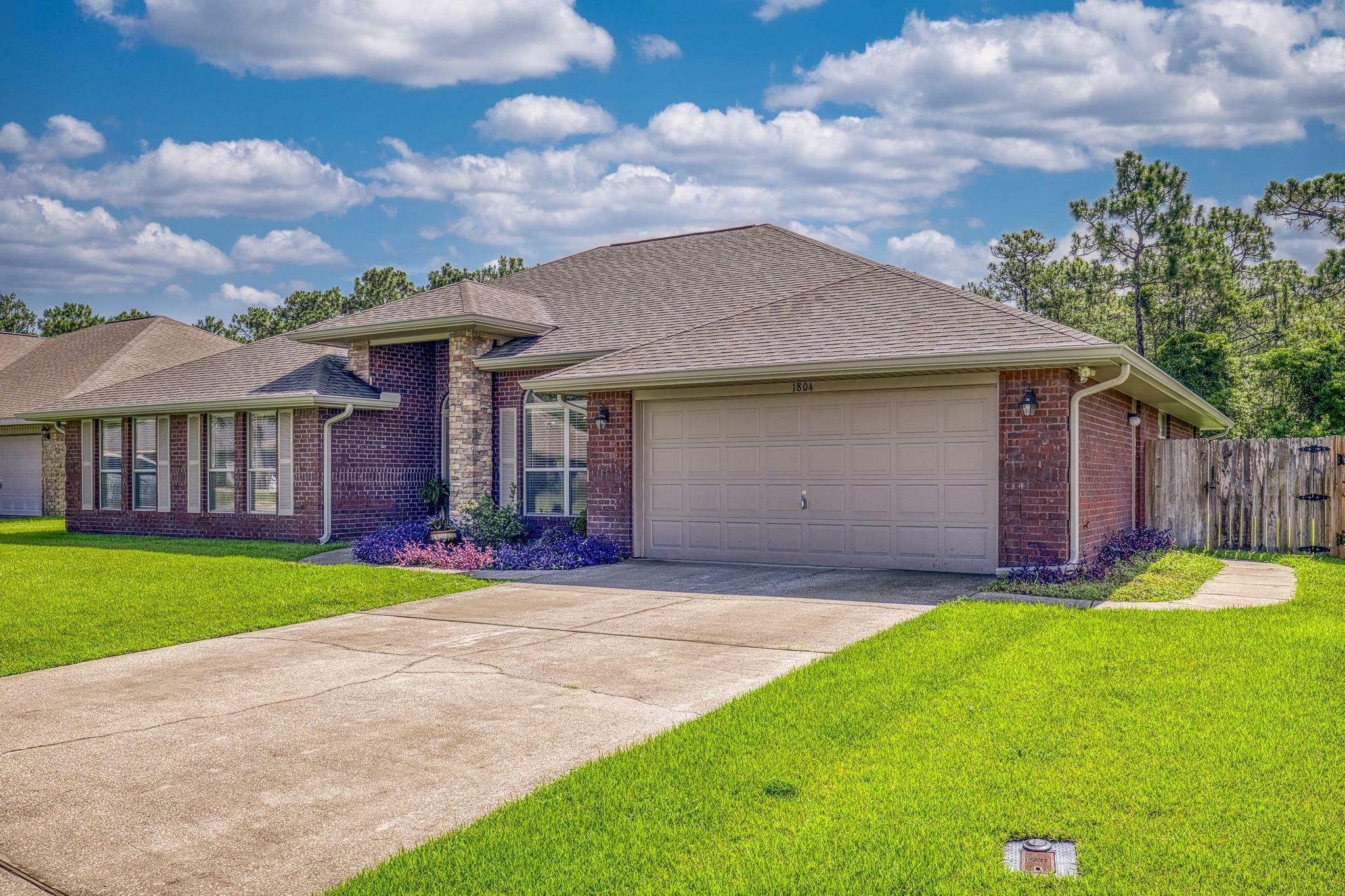 Property Photo: 1804 Twin Pine Boulevard FL 32563