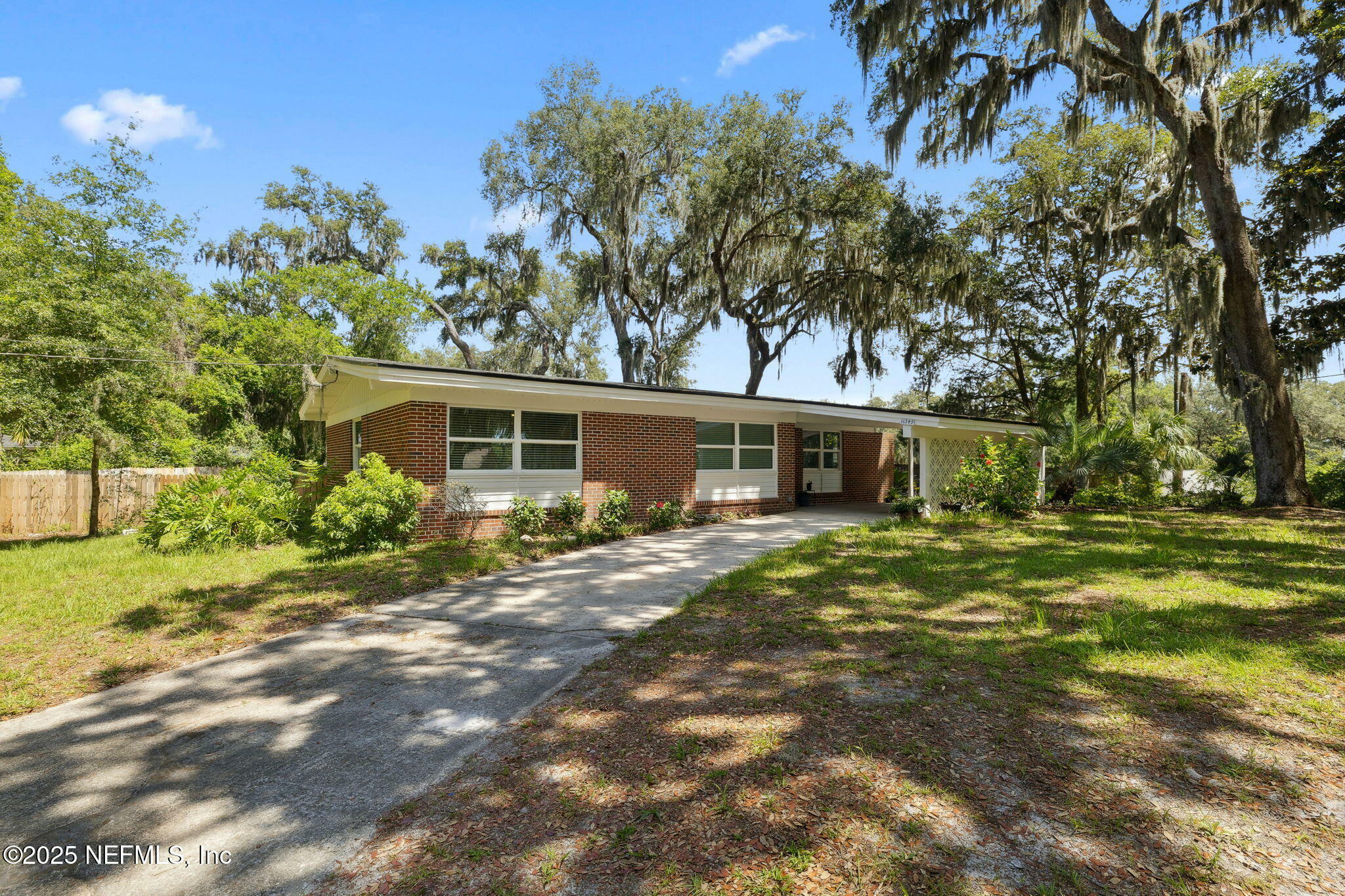 Property Photo: 11749 Francis Drake Drive FL 32225