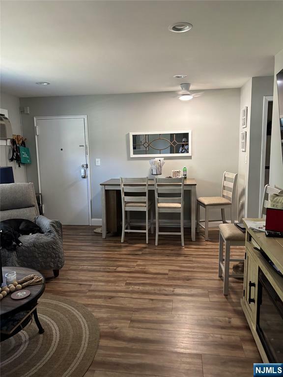Property Photo:  7 Romaine Court A2  NJ 07601 