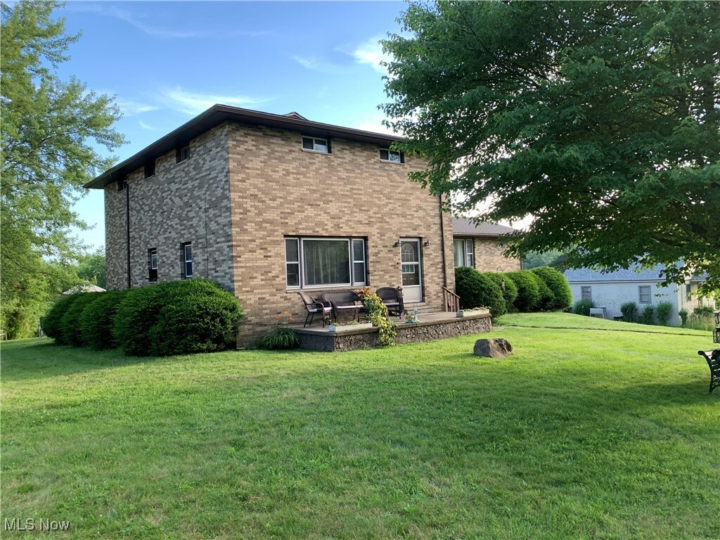 Property Photo: 1926 Village Street SE OH 44707