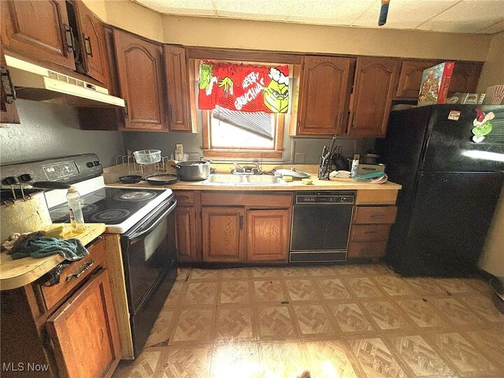 Property Photo:  5578 Dalewood Avenue  OH 44137 