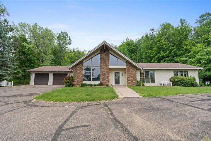 Property Photo:  1110 Park Drive  WI 54013
