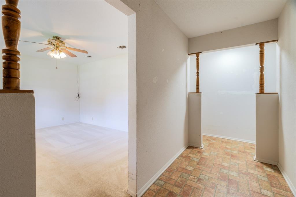 Property Photo: 1025 E Fairview TX 75416