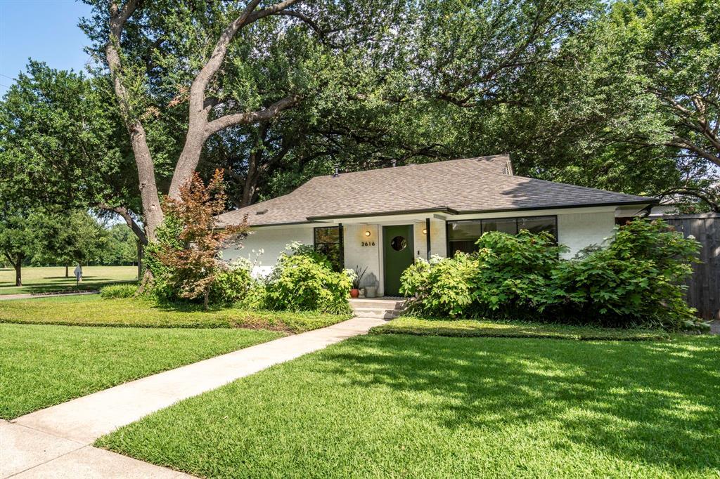 Property Photo: 2616 Pasadena Place TX 75214