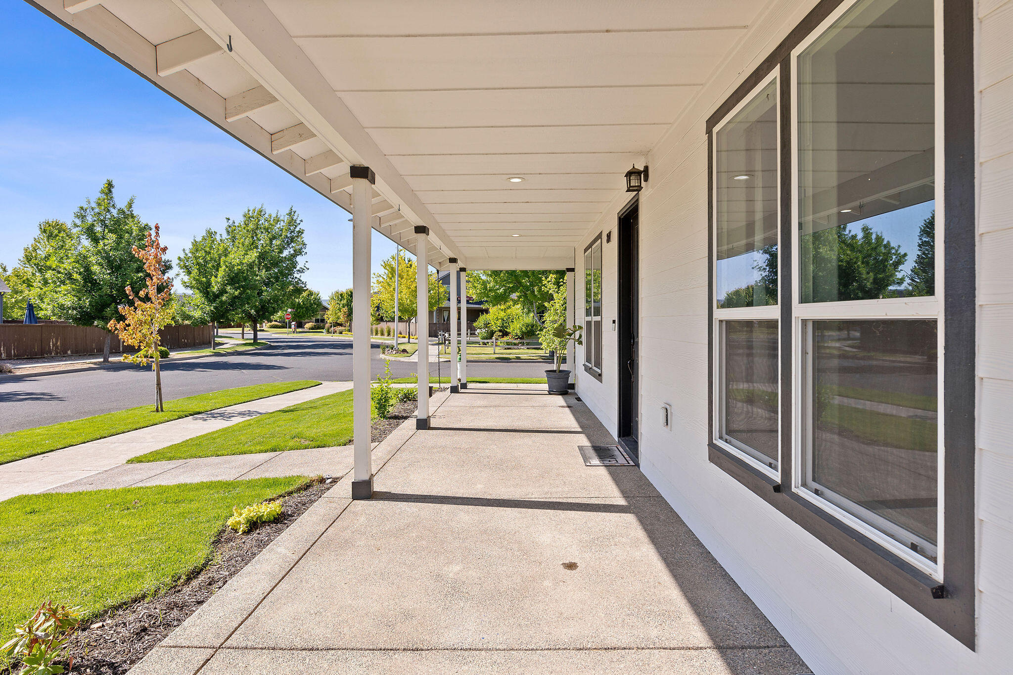 Property Photo: 871 NE Whistle Way OR 97754