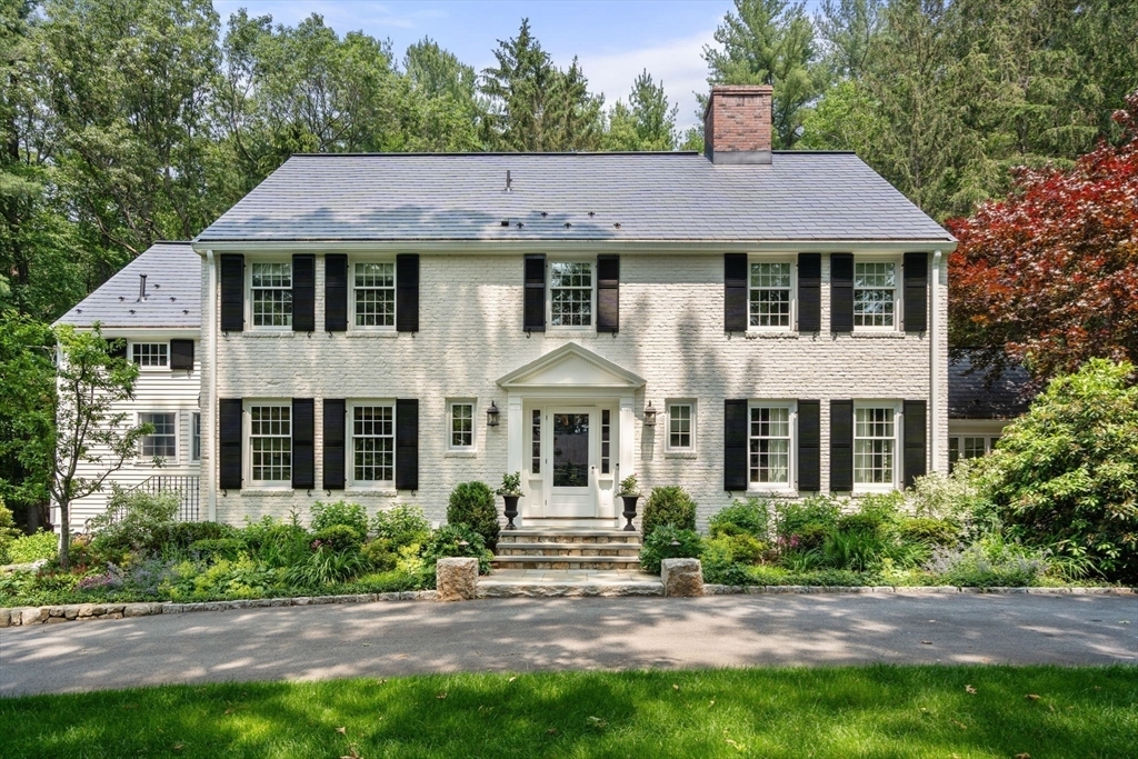 Property Photo:  117 Deer Path Ln  MA 02493 