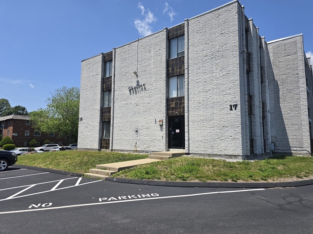 17 Skyline Dr 3  Braintree MA 02184 photo