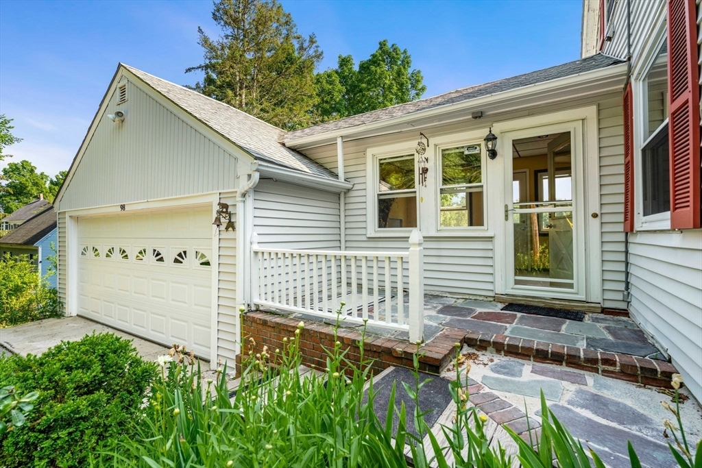 Property Photo:  98 S Hampton Rd  MA 01913 
