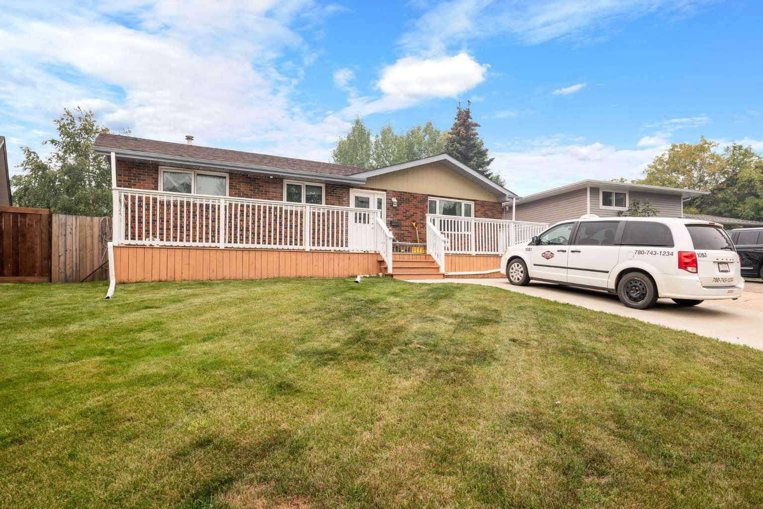 Property Photo: 109 Hillcrest Drive AB T9H 3T7