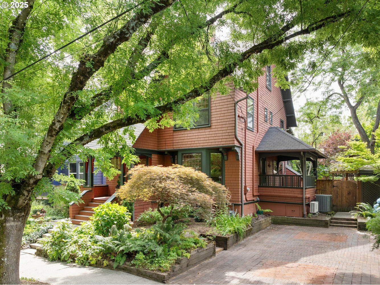 Property Photo: 2342 NW Marshall St OR 97210