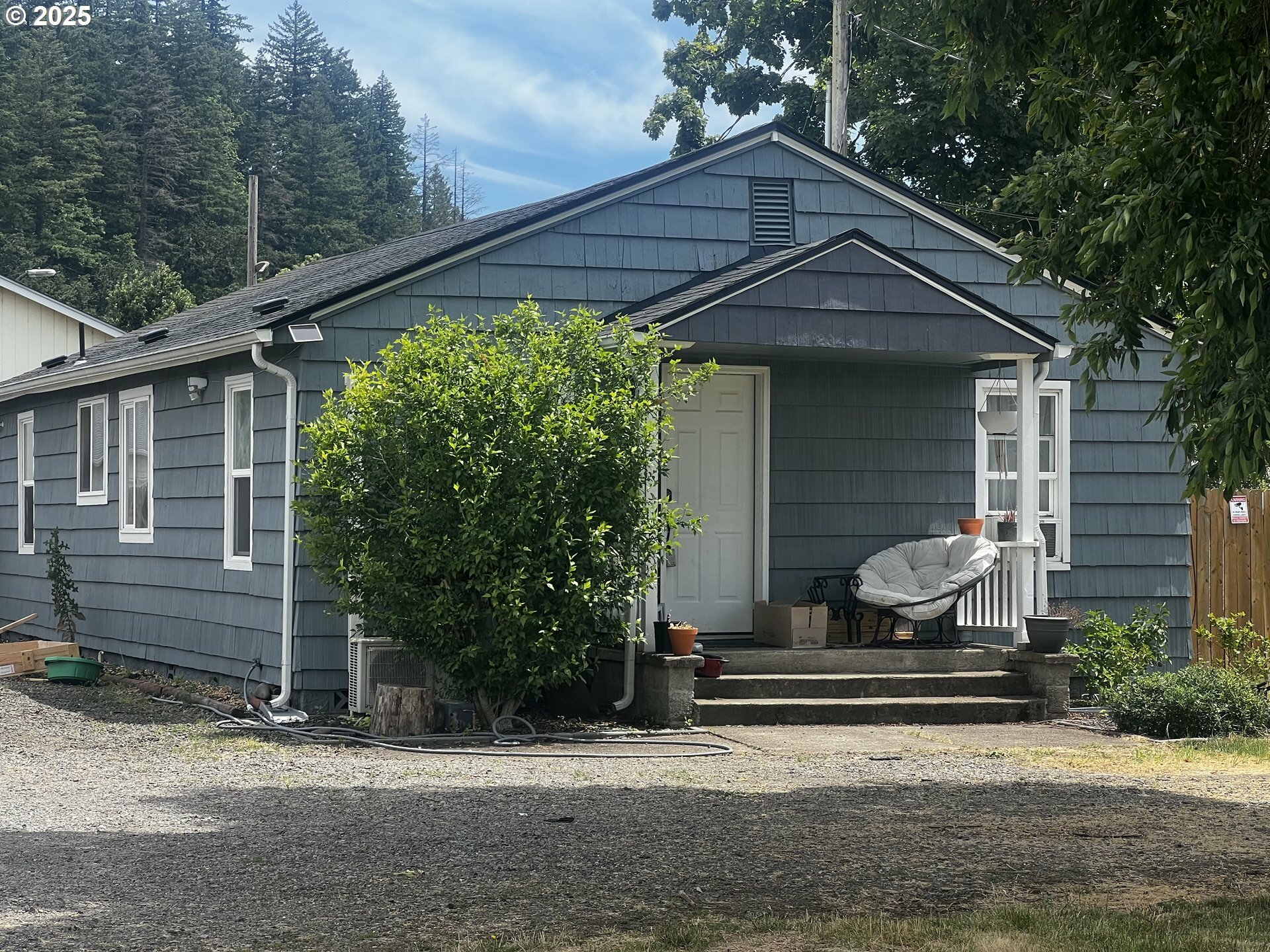 Property Photo: 2343 31st St OR 97477