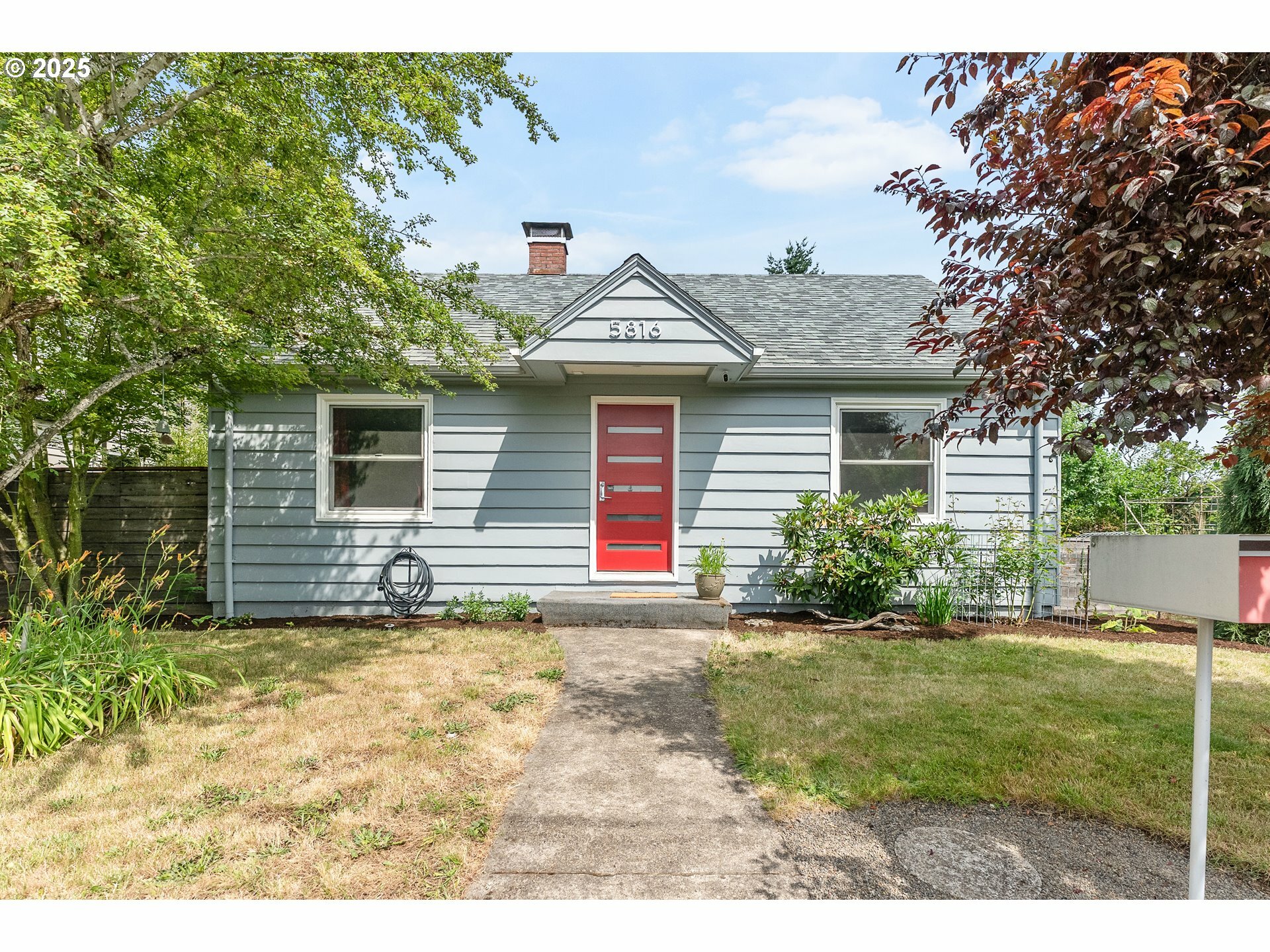 Property Photo: 5816 SE 67th Ave OR 97206