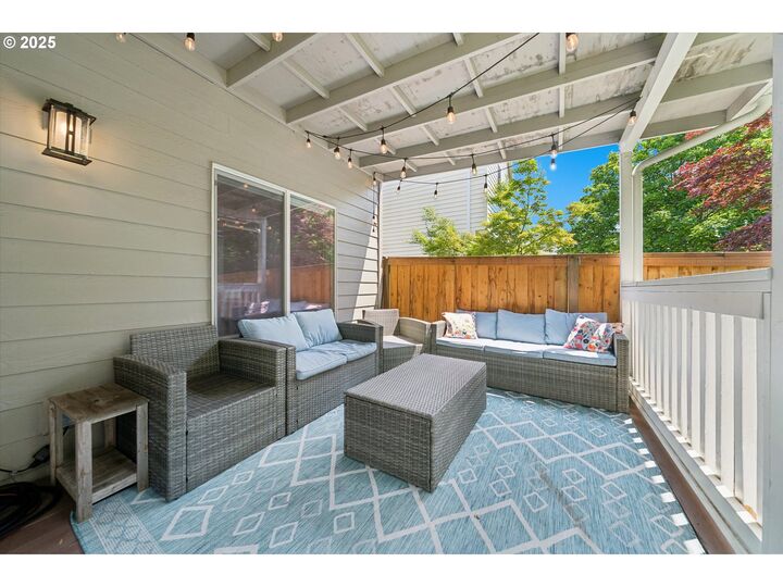 Property Photo: 1686 NE 27th Ter OR 97030