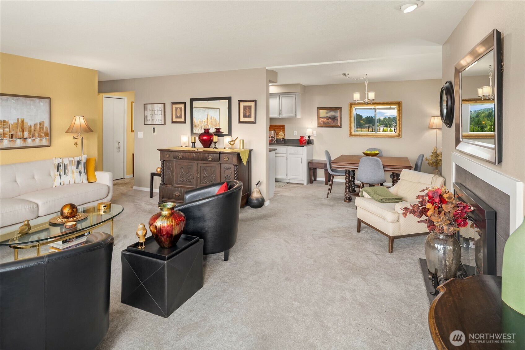 Property Photo:  317  Kennebeck Avenue S 203  WA 98030 