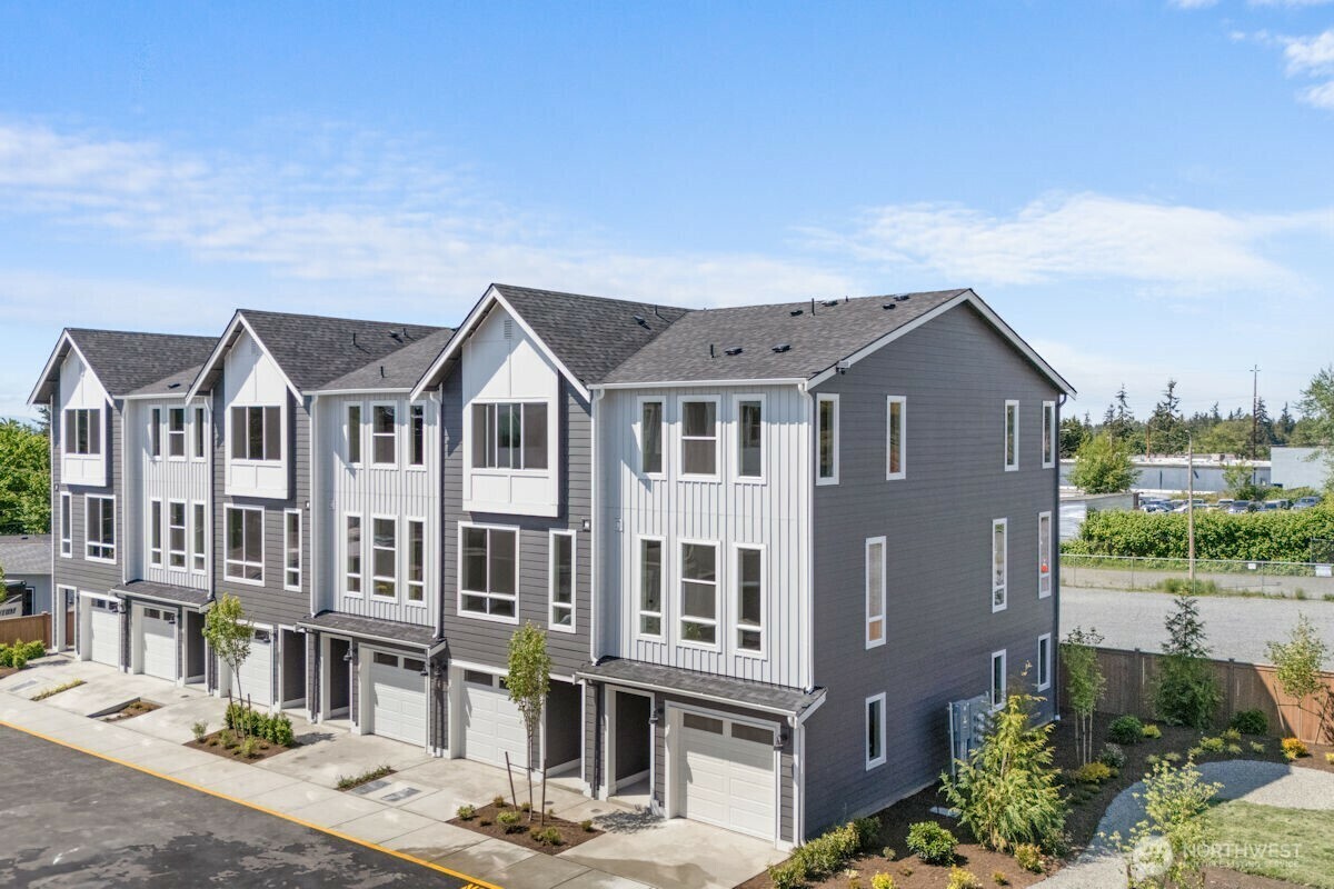 Property Photo: 15726 40th Avenue W A4 WA 98087