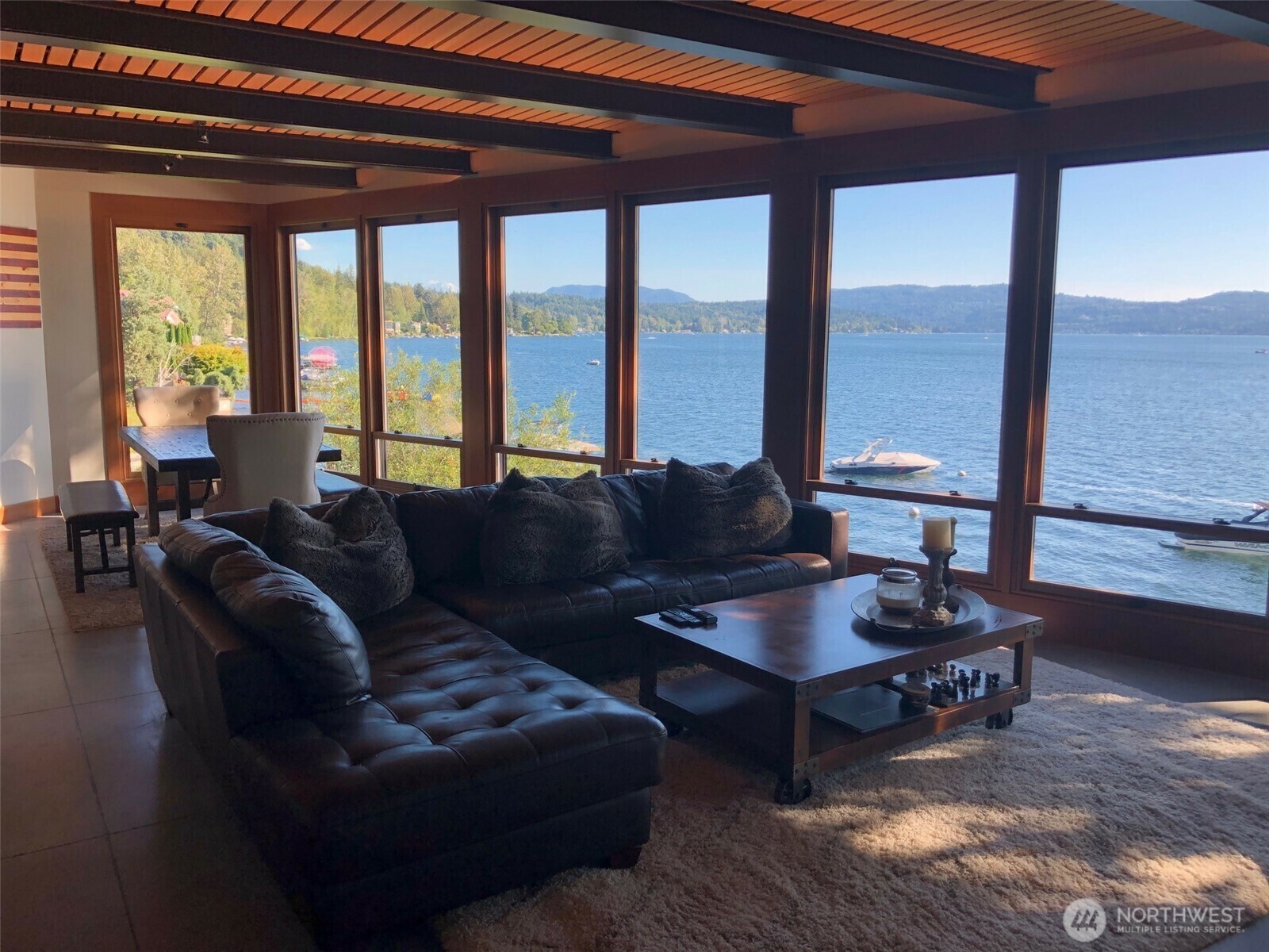 Property Photo: 2881 E Lake Sammamish Parkway NE WA 98074