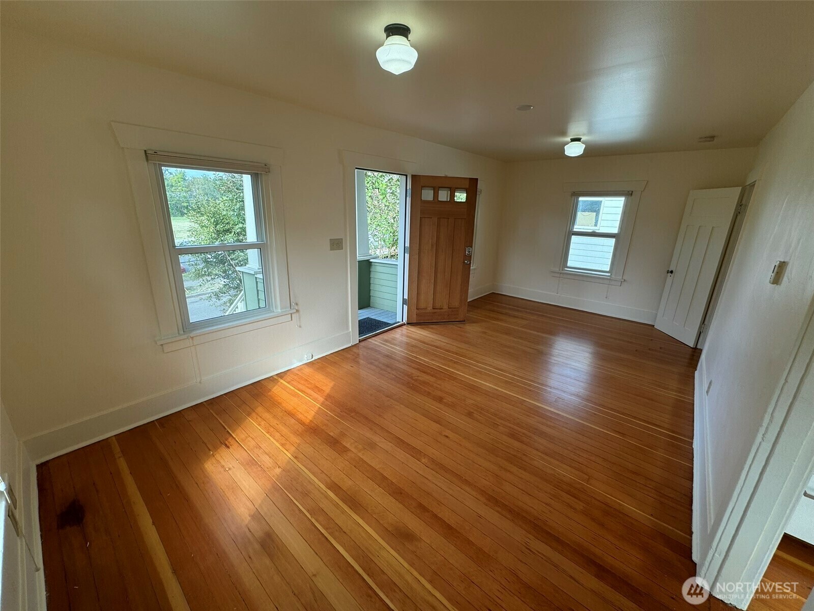 Property Photo:  8034  34th Avenue S  WA 98118 