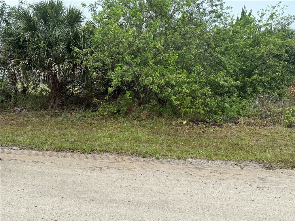 Property Photo: 7945 98th Court FL 32967