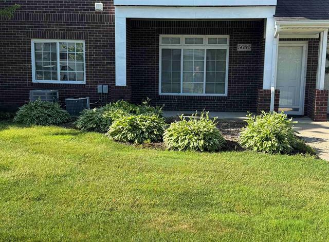 5686 Acorn Lane  Sterling Heights MI 48314 photo