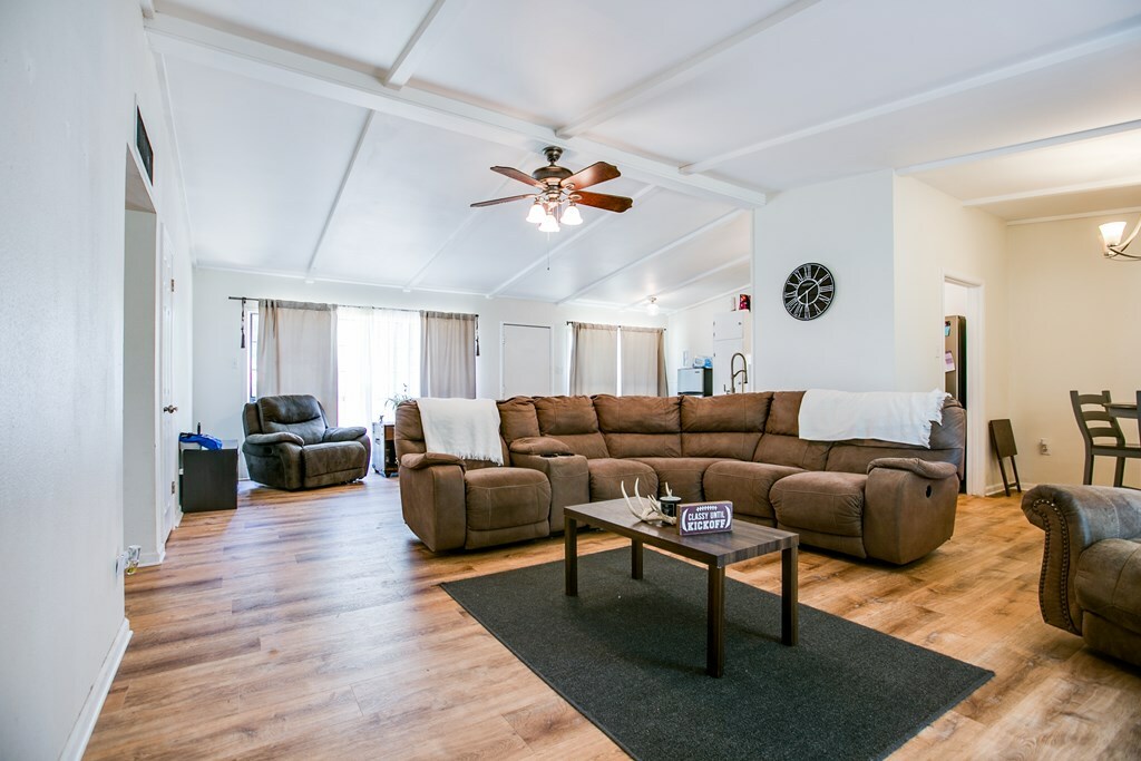 Property Photo:  2709 Rice Ave  TX 76904 