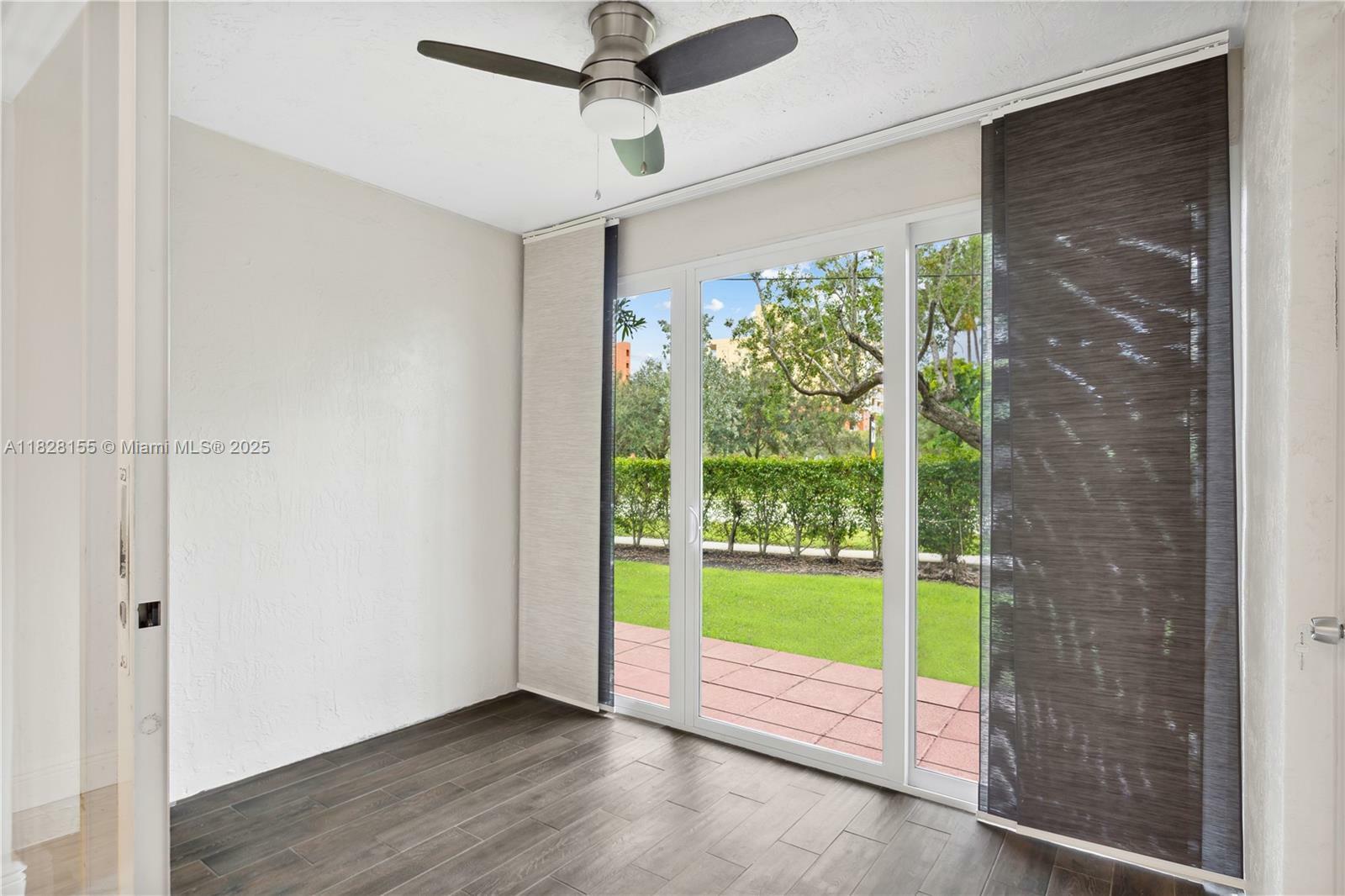 Property Photo: 31 Whitehead Cir FL 33326
