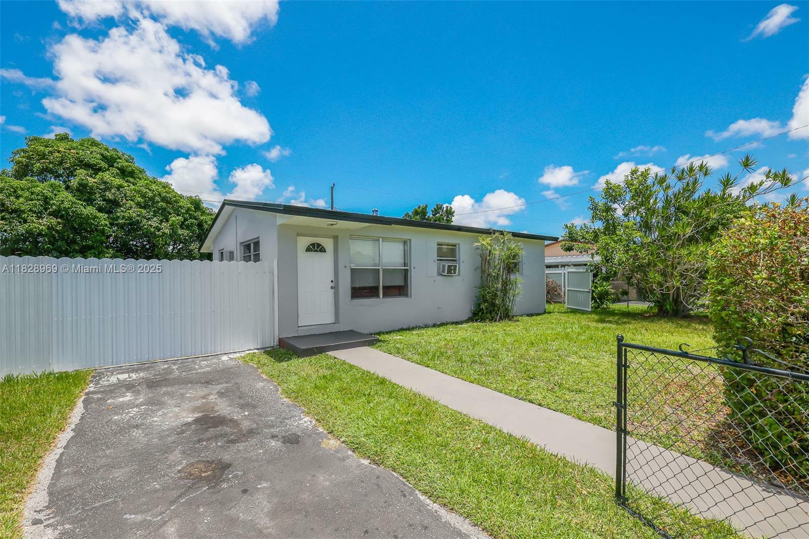 14971 Polk St  Miami FL 33176 photo