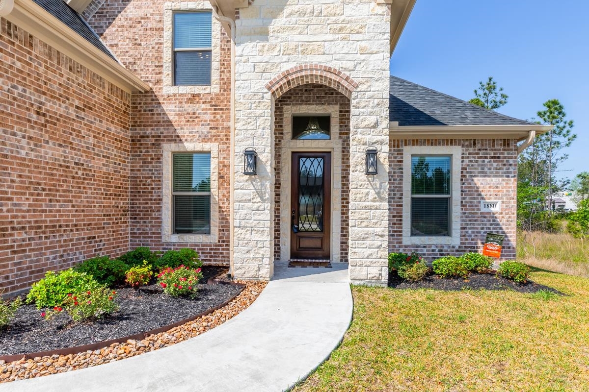 Property Photo: 1880 Brenner Blvd TX 77657