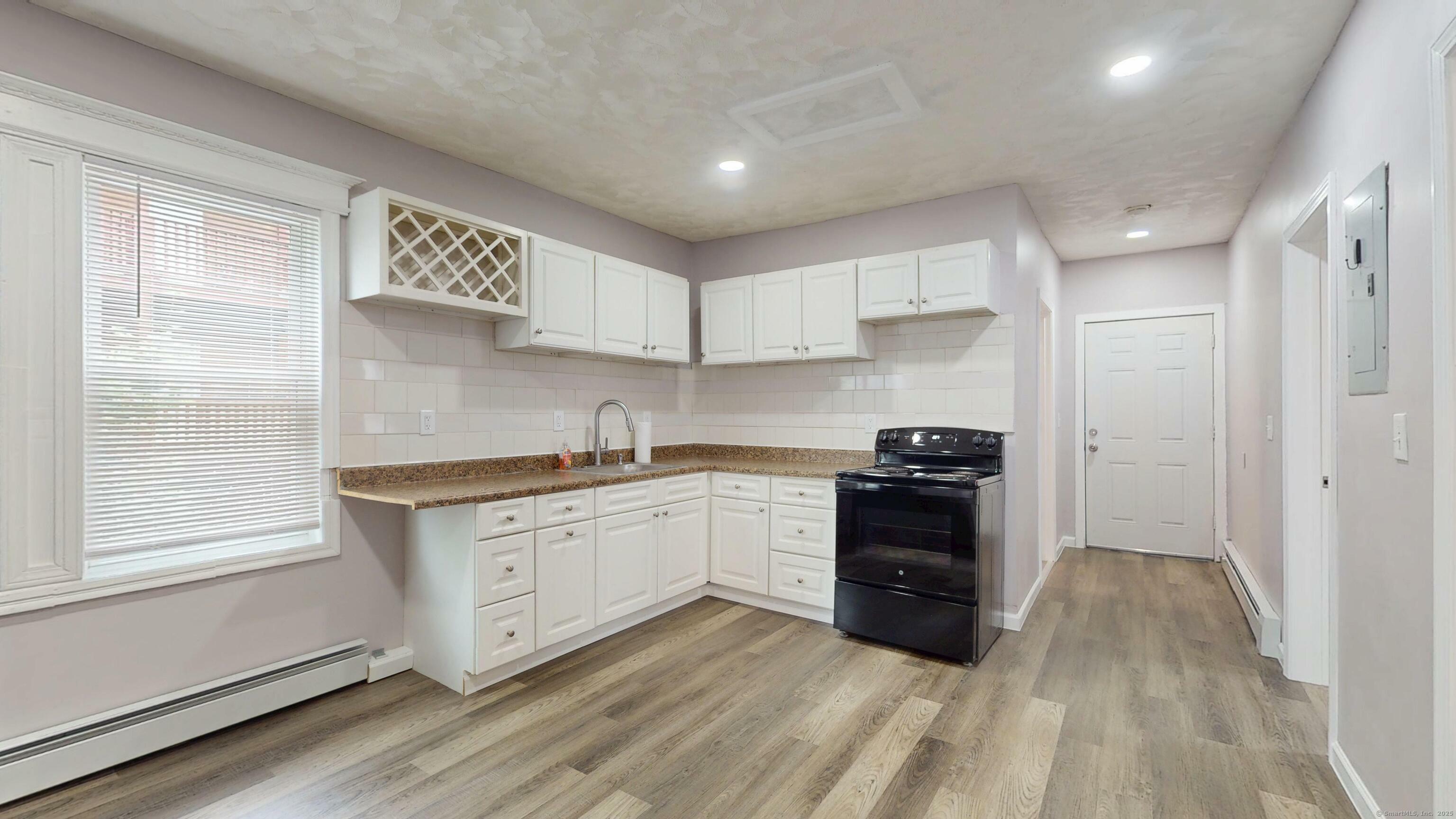 Property Photo:  11 Judson Street  CT 06120 