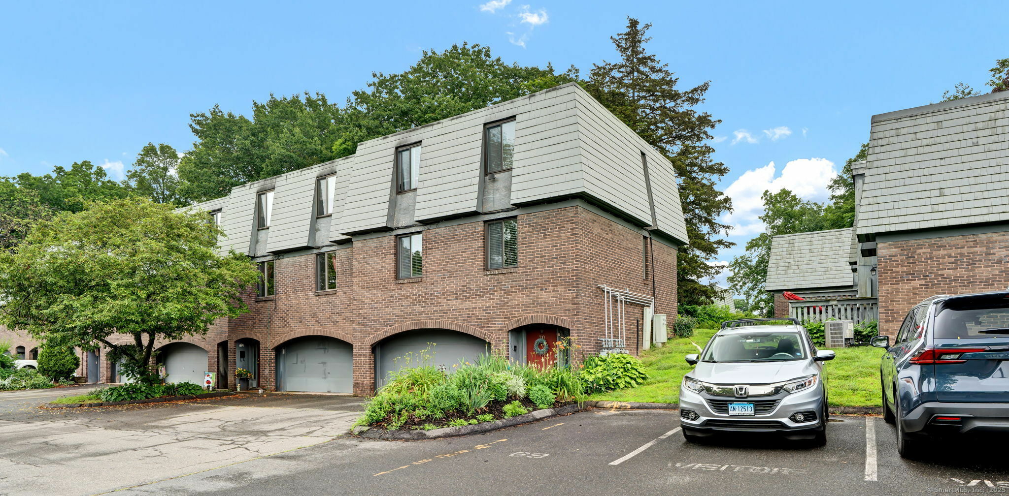 Property Photo:  70 Trolley Crossing Lane 70  CT 06457 