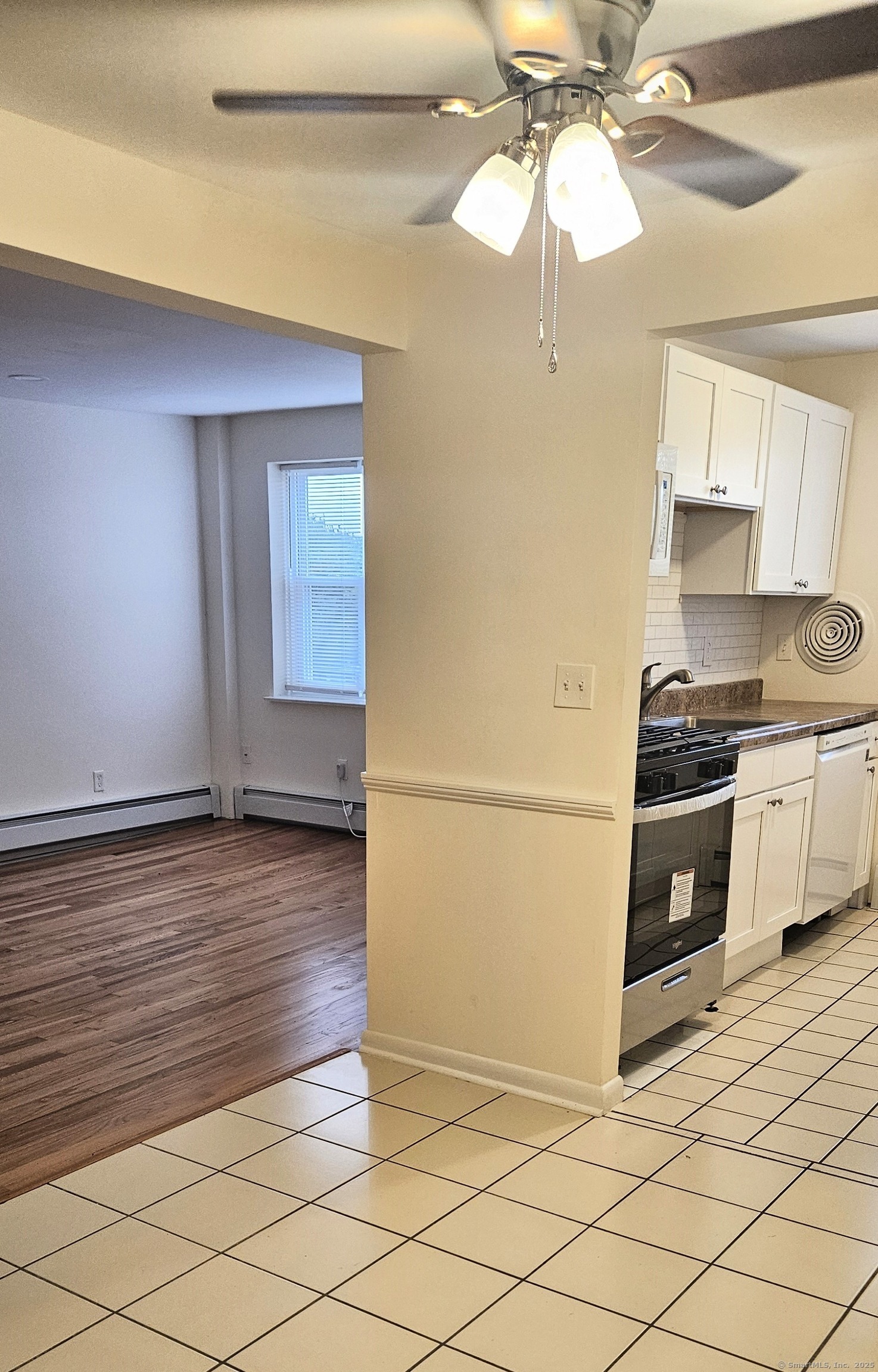 Property Photo: 70 Farmington Avenue 4T CT 06320