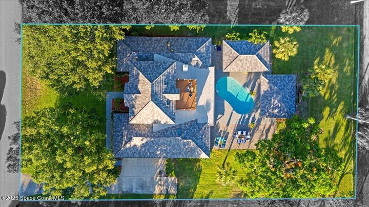 Property Photo:  260 Utopia Circle  FL 32952 